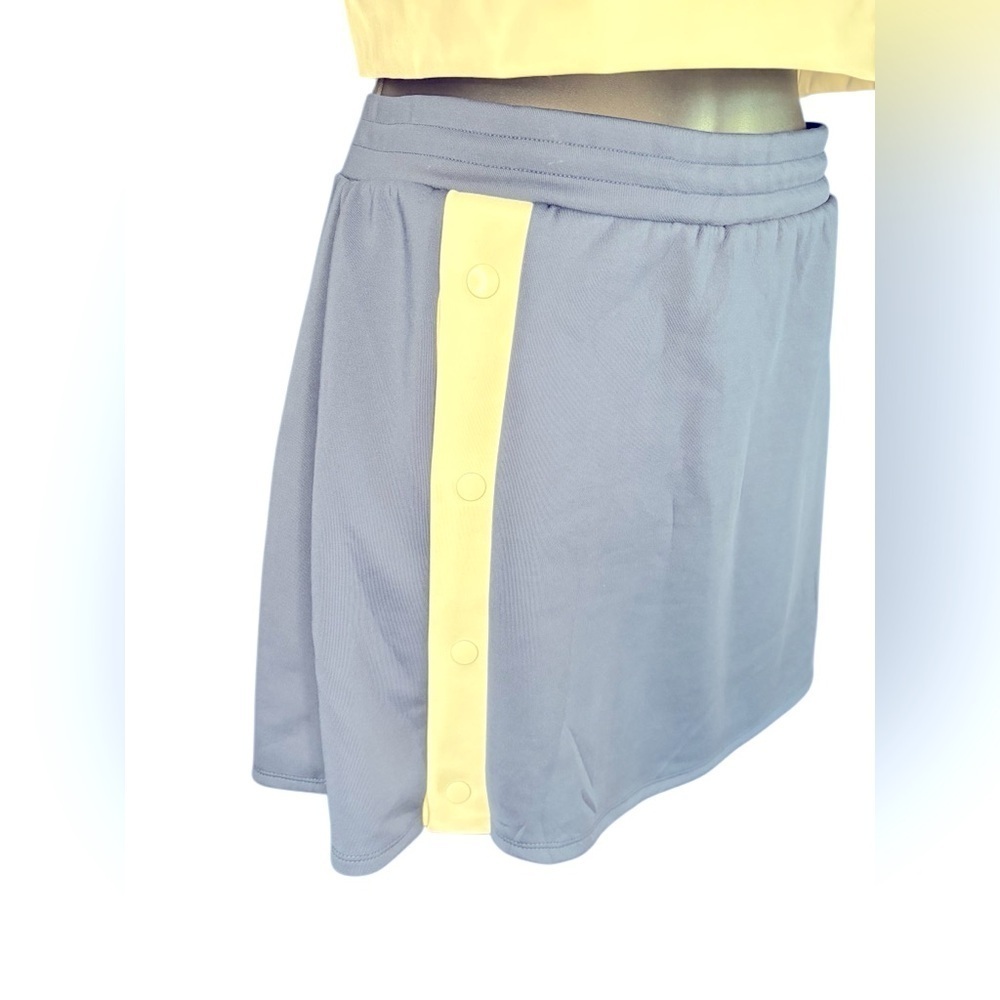 Sincerely Jules Active navy blue white Trim Tennis Golf top & Skort set Large - Picture 4 of 9